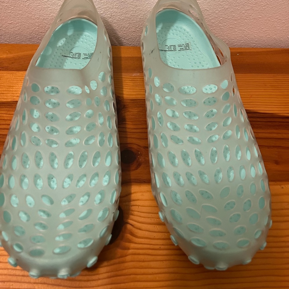 Croc style slip ons mens 11-12